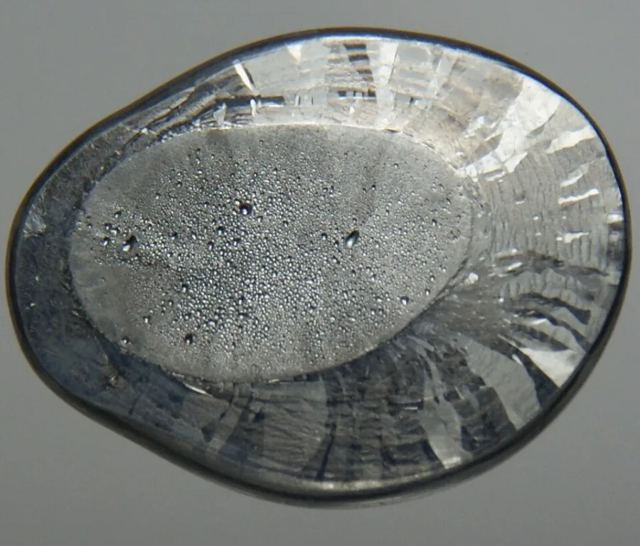 Lead sample. Appearance can vary with surface and storage conditions.