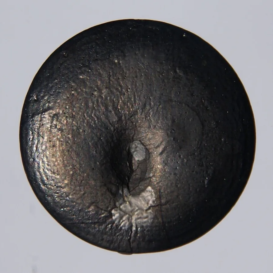 Selenium sample. Appearance can vary with surface and storage conditions.